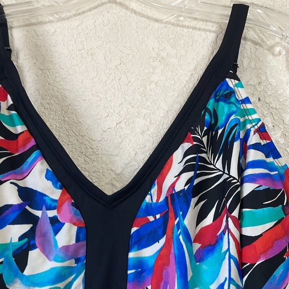 Jantzen Women’s Swimsuit - Picture 5 of 9